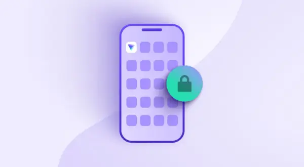 Telefon z ikoną kłódki symbolizującą bezpieczeństwo, idealny do ochrony danych na Androidzie.
