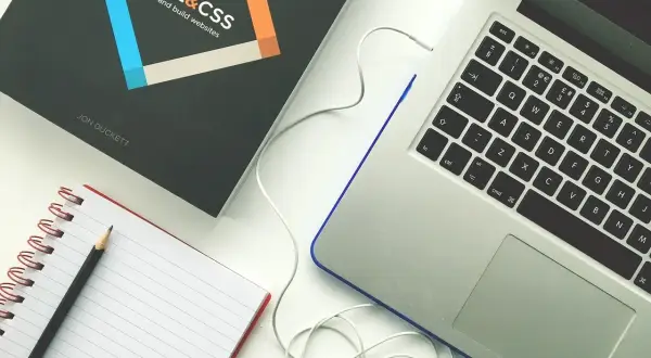 Hiperłącza w HTML: Twórz linki jak ekspert! Poradnik krok po kroku.