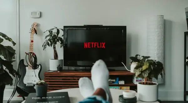 Netflix na TV: Aktualizuj i rozwiąż problemy! Poradnik krok po kroku