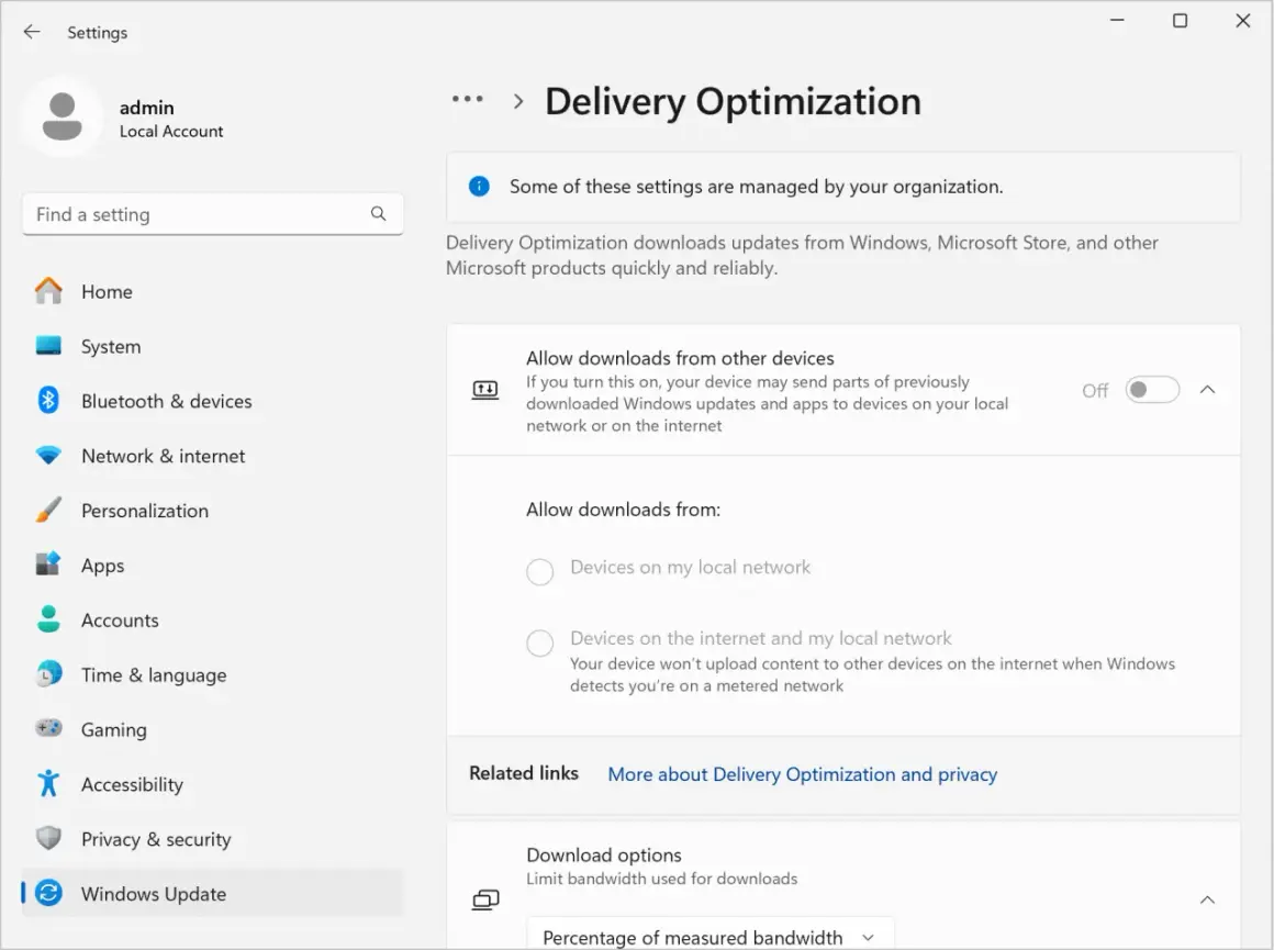 Ustawienia optymalizacji dostarczania w Windows 10. Możesz tu zarządzać pobieraniem aktualizacji, co wpływa na wydajność dysku.