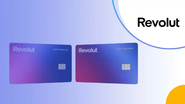 Dwie karty Revolut z gradientem fioletowo-niebieskim, jedna z napisem "JOINT ACCOUNT". Idealne do wspólnych finansów, jak w planie Revolut Ultra.
