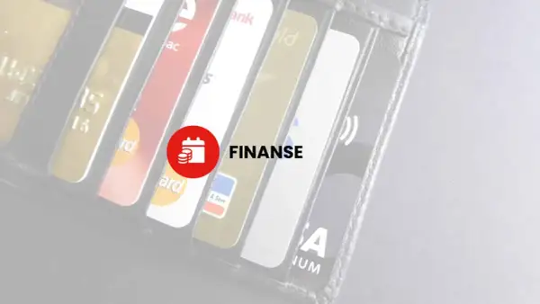 Portfel z kartami kredytowymi. Dowiedz się, jak działa karta kredytowa i zarządzaj swoimi finansami.